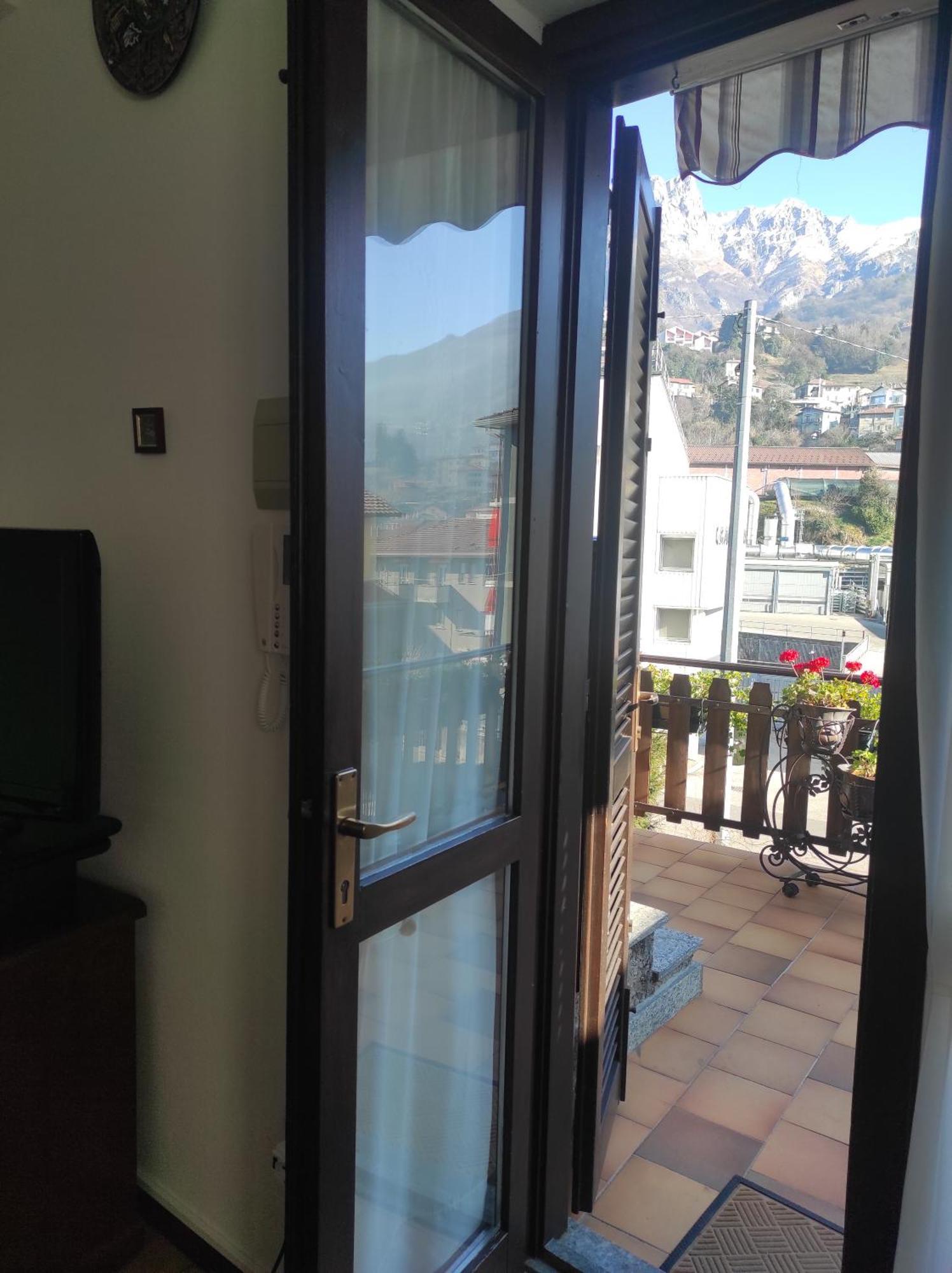 Da Giovanni E Margherita Mandello del Lario Exteriör bild