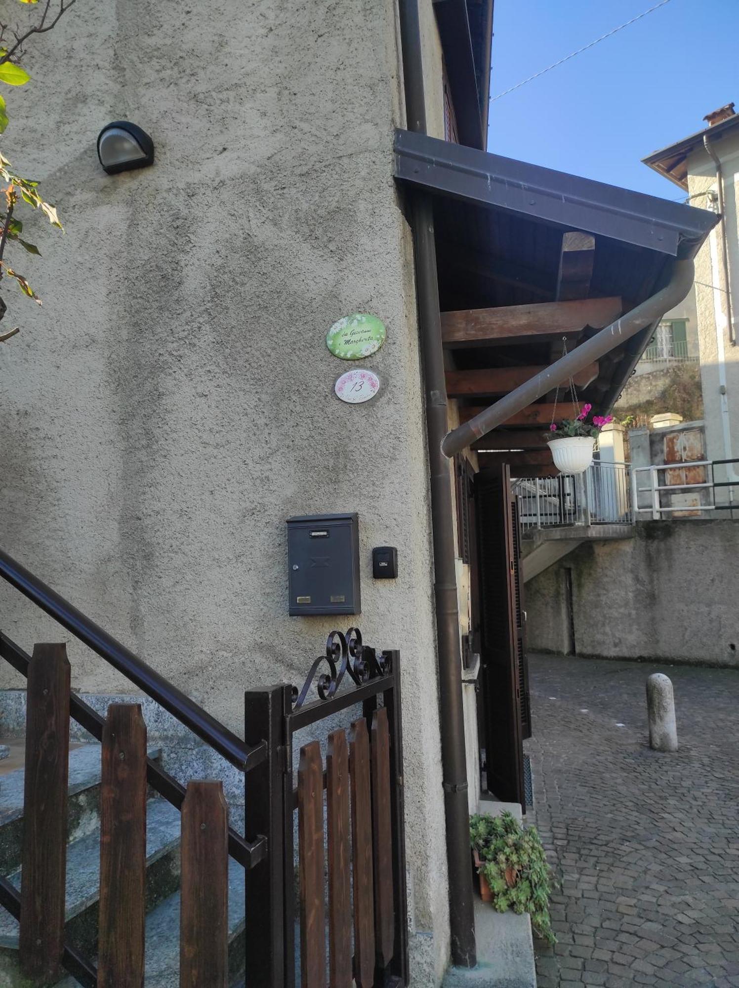 Da Giovanni E Margherita Mandello del Lario Exteriör bild